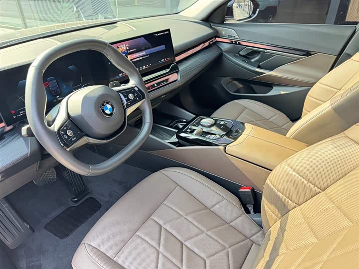 BMW 5-Series 2024 530 Li Leading — фото 8