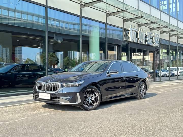 BMW 5-Series 2024 530 Li Leading — фото 1