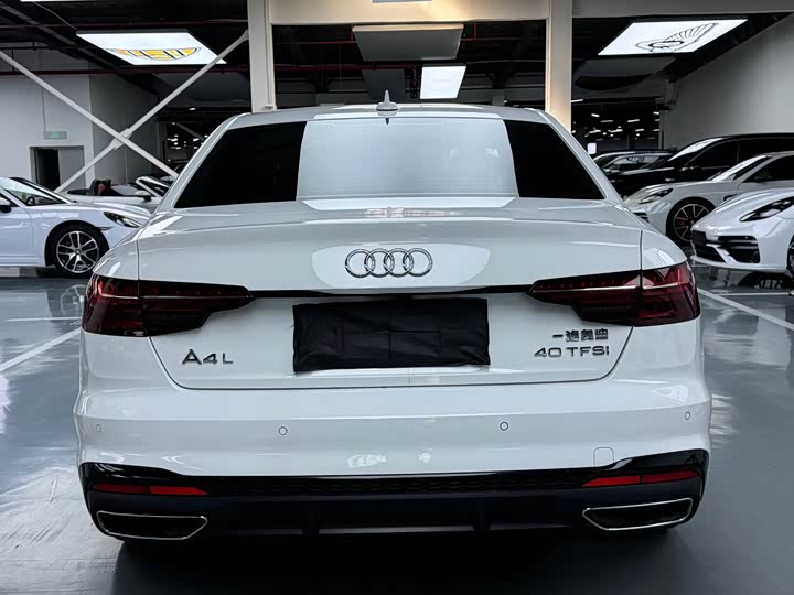 Audi A4L 40 TFSI люкс-динамик — фото 17
