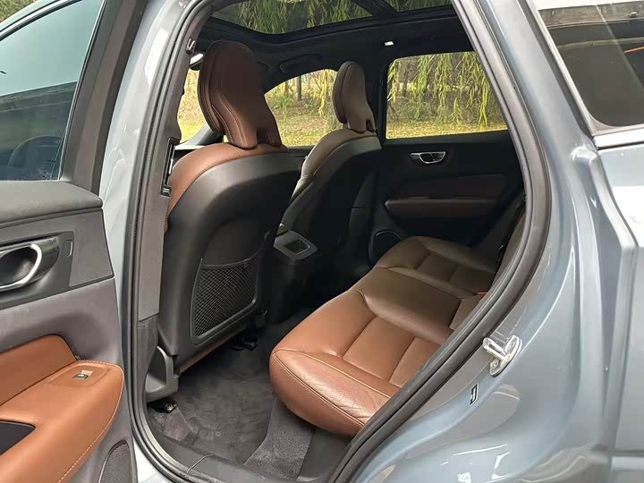 Volvo XC60 2024 B 5 4 WD — фото 9