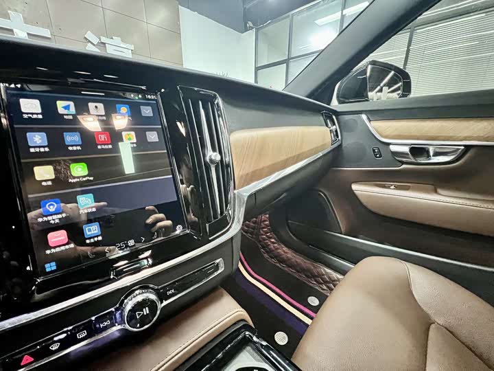Volvo S90 Hybrid 2024 Hybrid 4 WD — фото 10