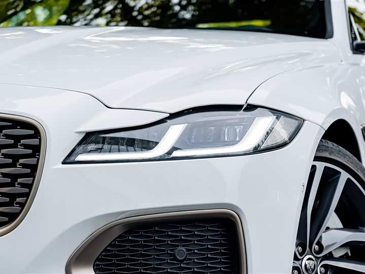 Jaguar XFL 2024 2.0 T P 300 4 WD — фото 4