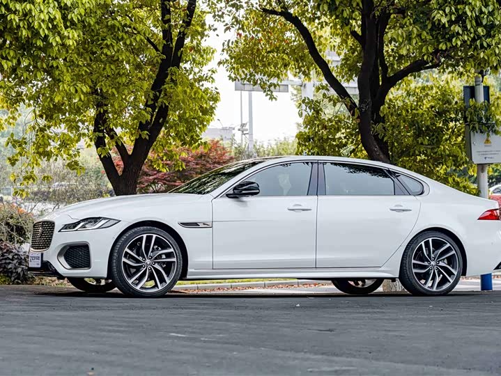 Jaguar XFL 2024 2.0 T P 300 4 WD — фото 5