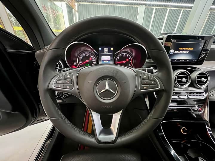 Mercedes-Benz GLC 2017 GLC 200 4 MATIC — фото 11
