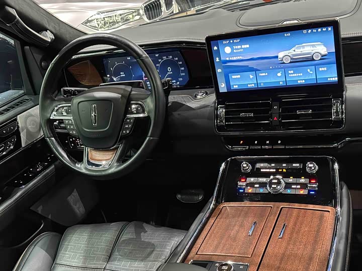 Lincoln Navigator — фото 19