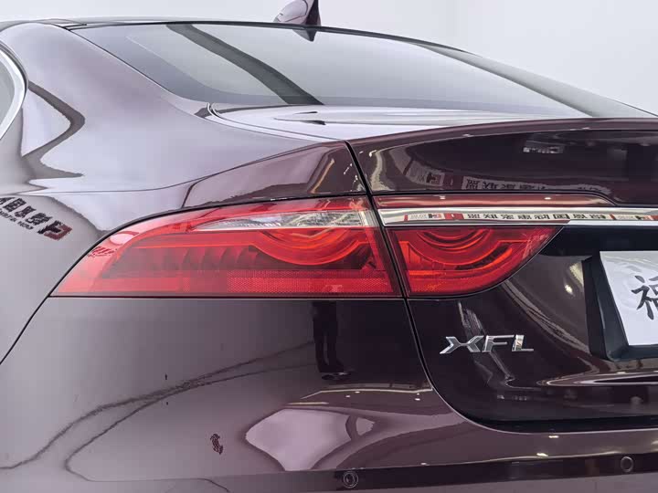 Jaguar XFL 2018 XFL 2.0 T 250 PS — фото 27