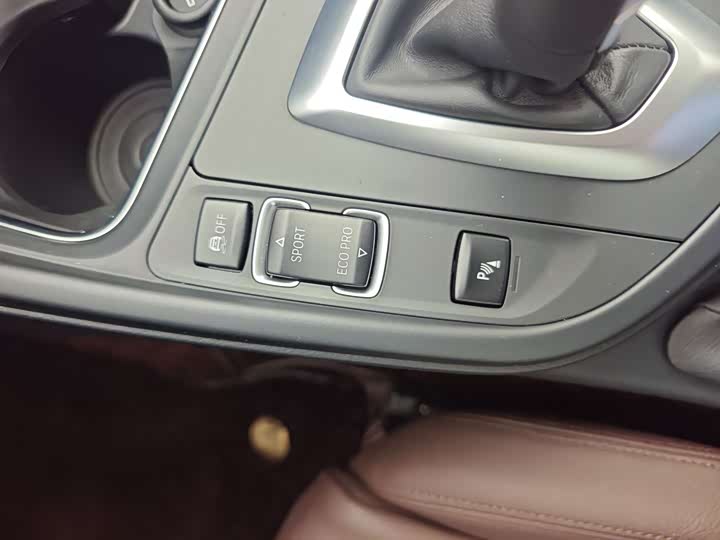 BMW 3-Series 2018 320 Li Leading — фото 10