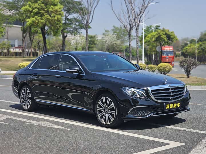 Mercedes-Benz E-Class 2017 E 300 L Luxury — фото 3