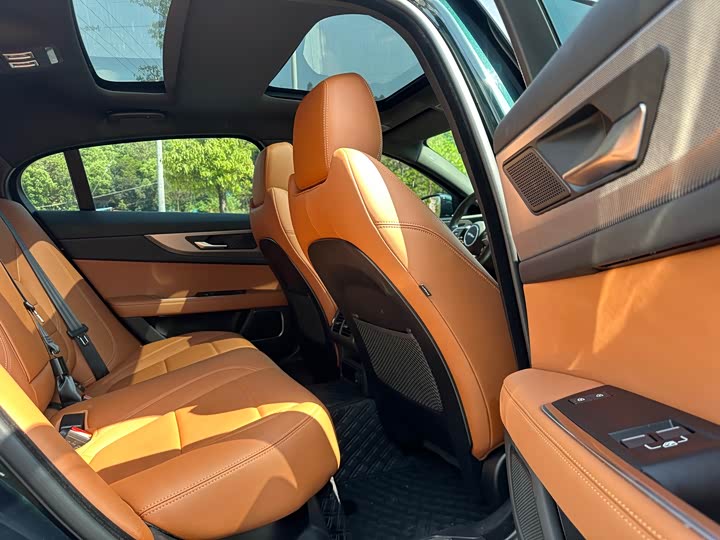 Jaguar XEL 2023 2.0 T 250 PS R-DYNAMIC S — фото 15