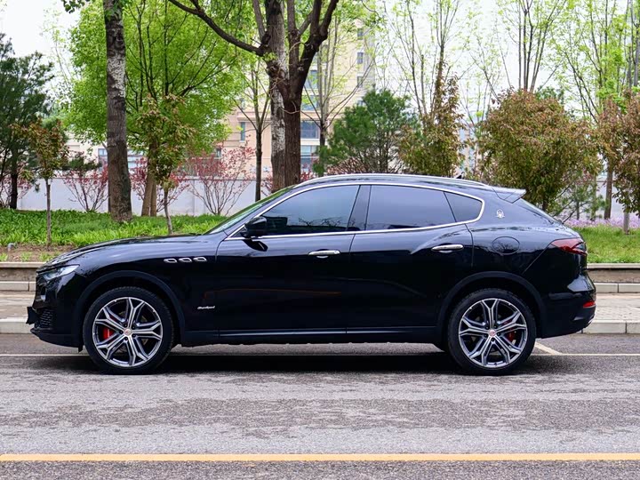 Maserati Levante 2016 3.0 T Standard — фото 4