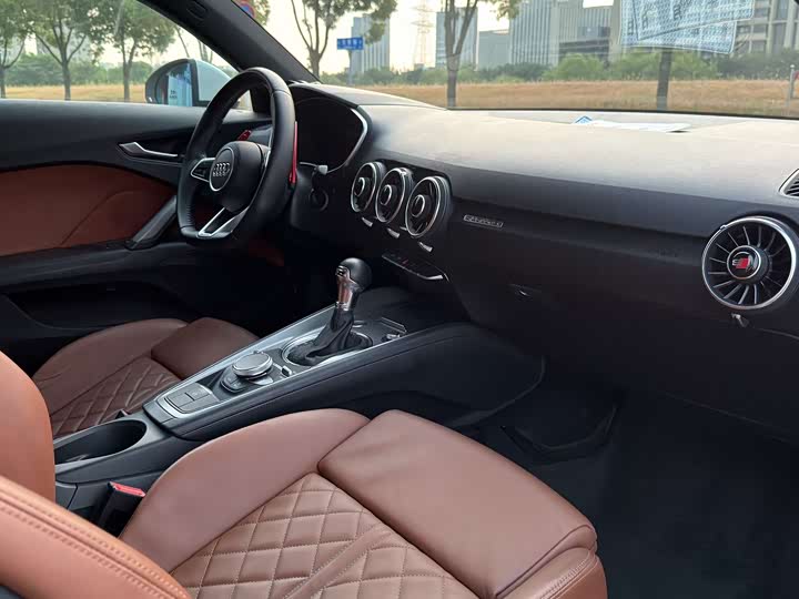 Audi TT 2015 TT Coupe 45 TFSI quattro — фото 9