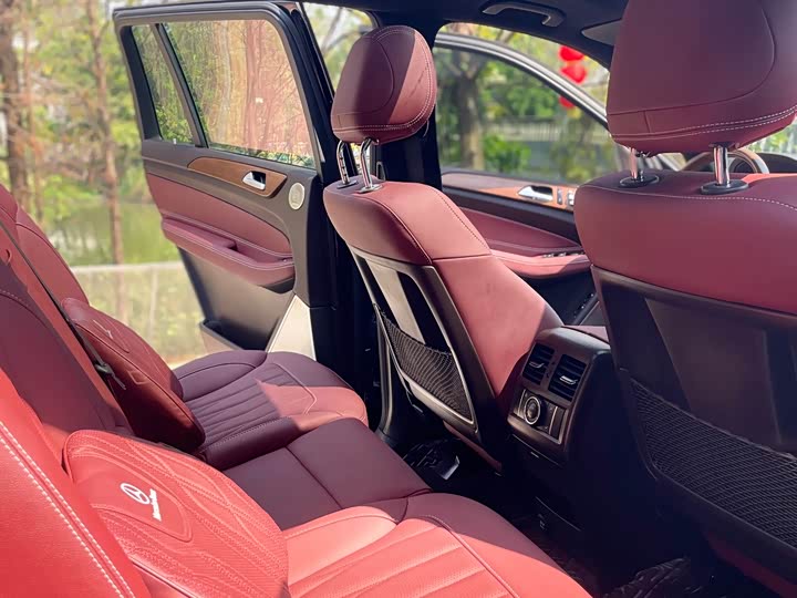 Mercedes-Benz GLS 2018 GLS 320 4 MATIC — фото 35