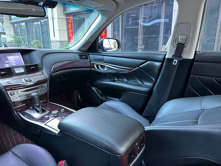 Infiniti Q70 2019 Q 70 L 2.0 T — фото 19
