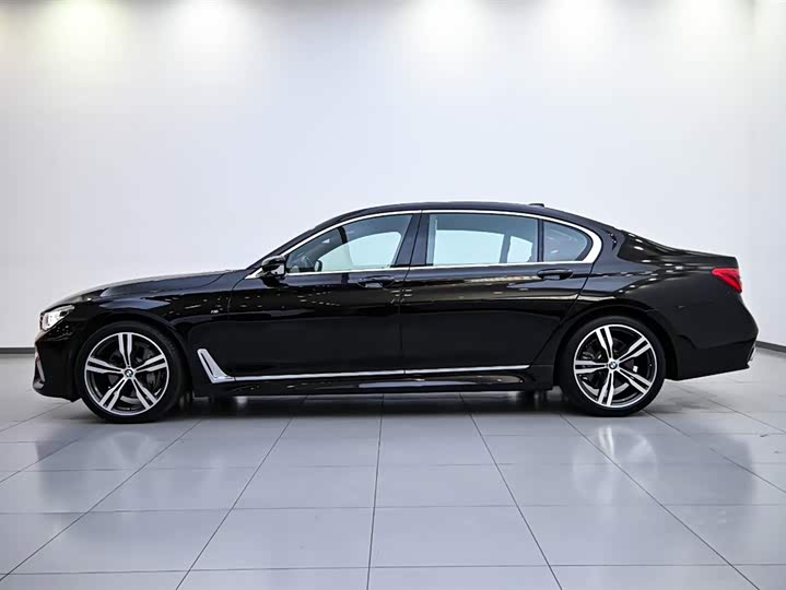 BMW 7-Series 2018 740 Li x Drive M — фото 5