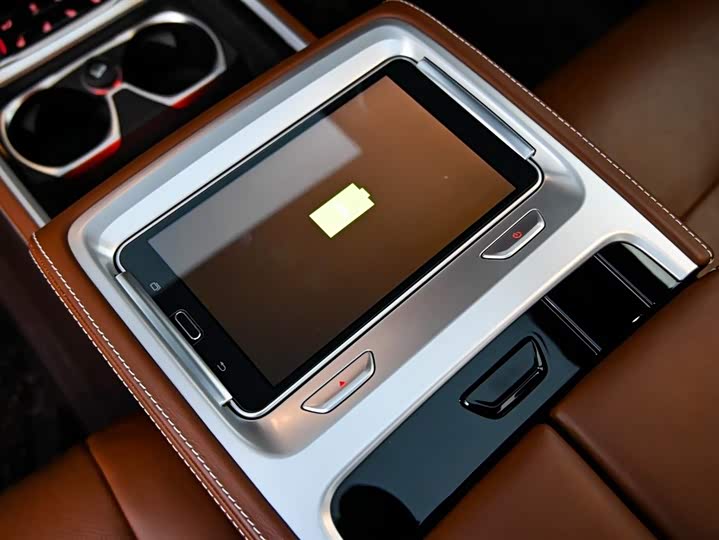 BMW 7-Series 2018 740 Li x Drive M — фото 39