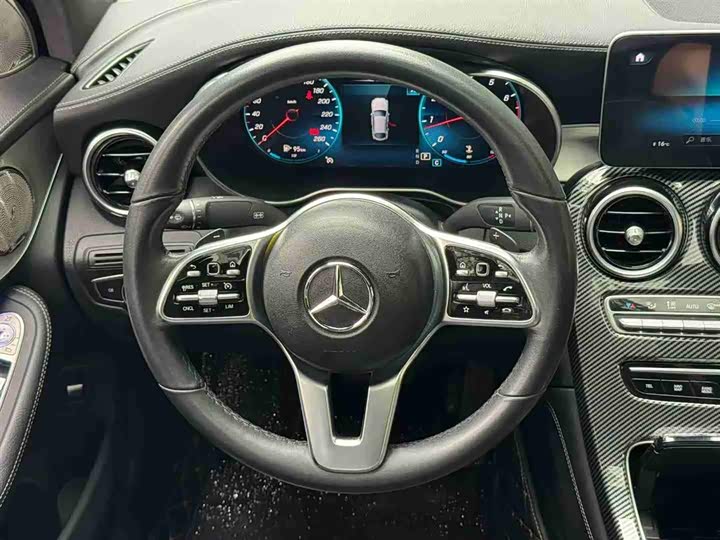 Mercedes-Benz GLC 2020 GLC 260 4 MATIC SUV — фото 6
