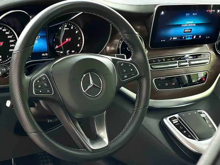 Mercedes-Benz V-Class 2022 V 260 L — фото 12