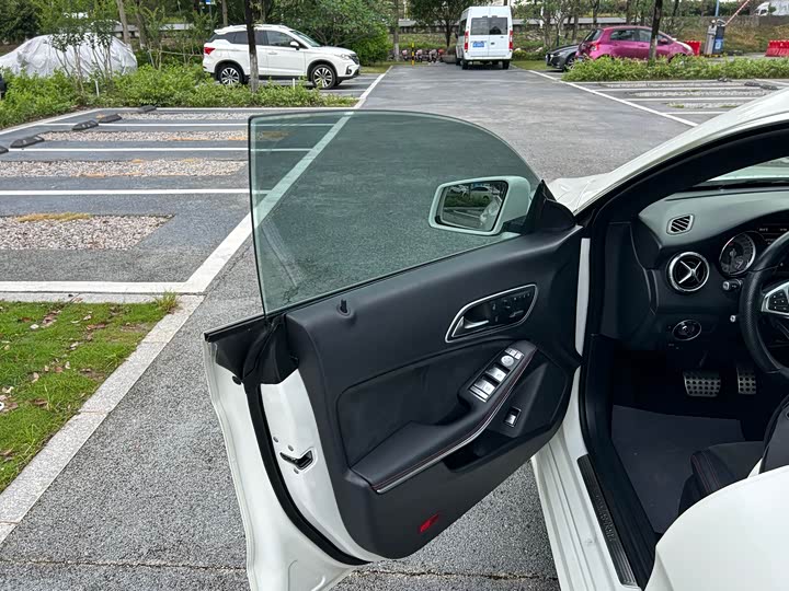 Mercedes-Benz CLA — фото 29