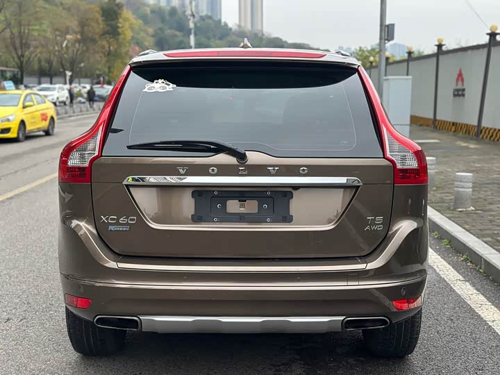 Volvo XC60 2016 T 5 — фото 13