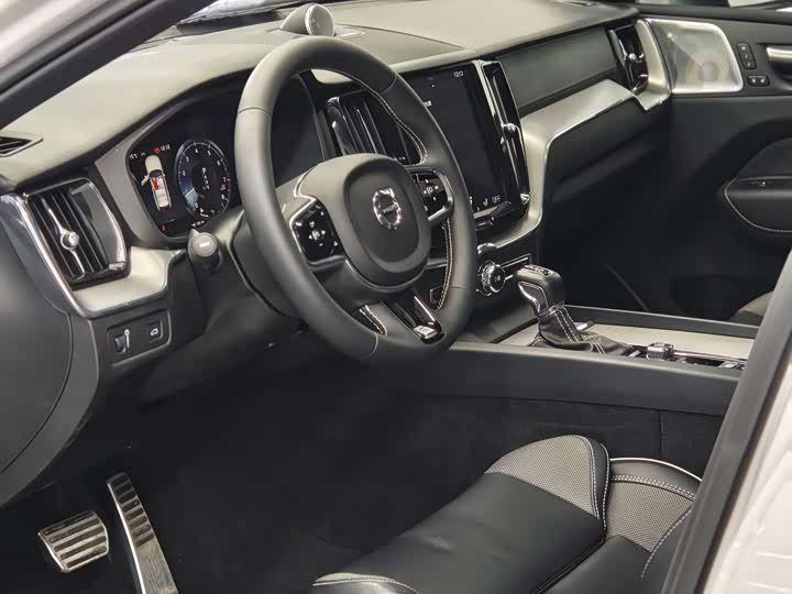 Volvo XC60 2020 T 5 4 WD — фото 7