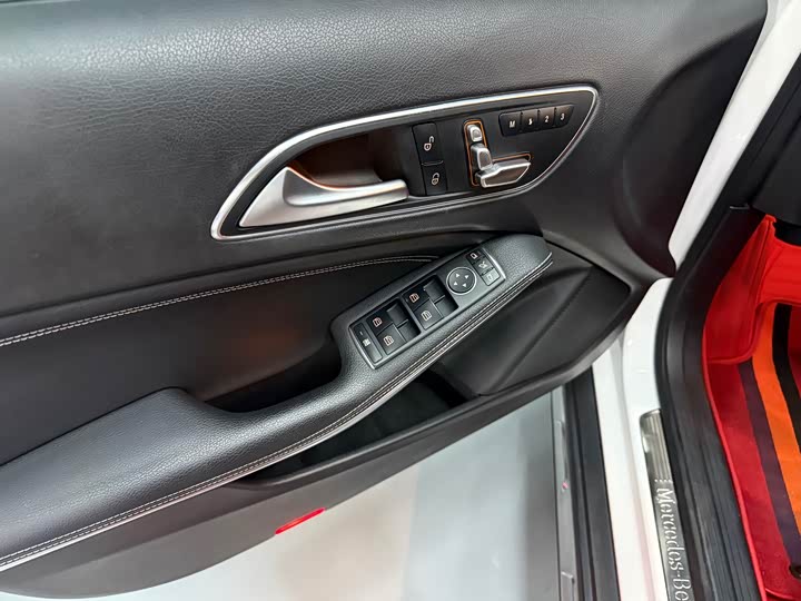 Mercedes-Benz GLA 200 стиль — фото 4