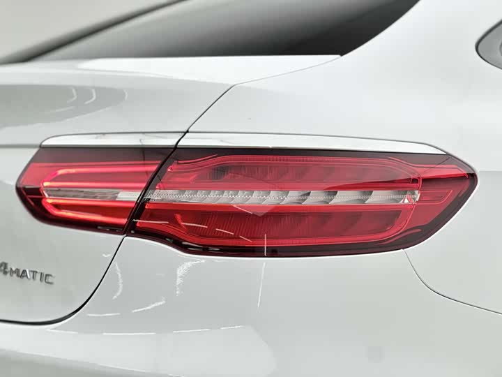 Mercedes-Benz GLC 2017 GLC 260 4 MATIC SUV — фото 16
