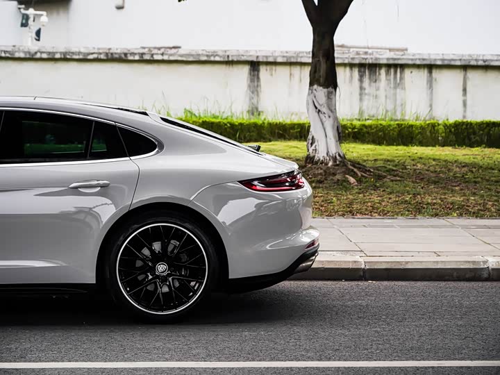 Porsche Panamera 2017 Panamera 3.0 T — фото 18