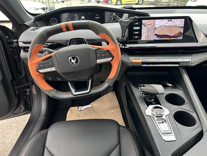 Changan UNI-V 2022 1.5 T Premium — фото 11