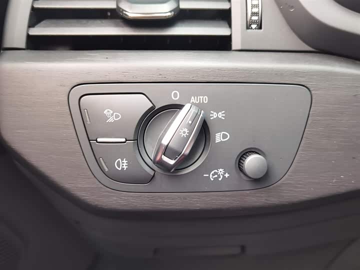 Audi A4L 2024 40 TFSI — фото 15