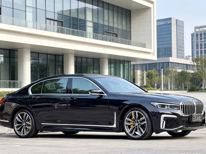 BMW 7-Series 2018 740 Li x Drive M — фото 3
