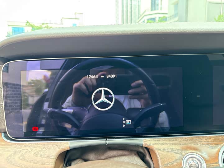 Mercedes-Benz E-Class 2022 E 260 L — фото 10