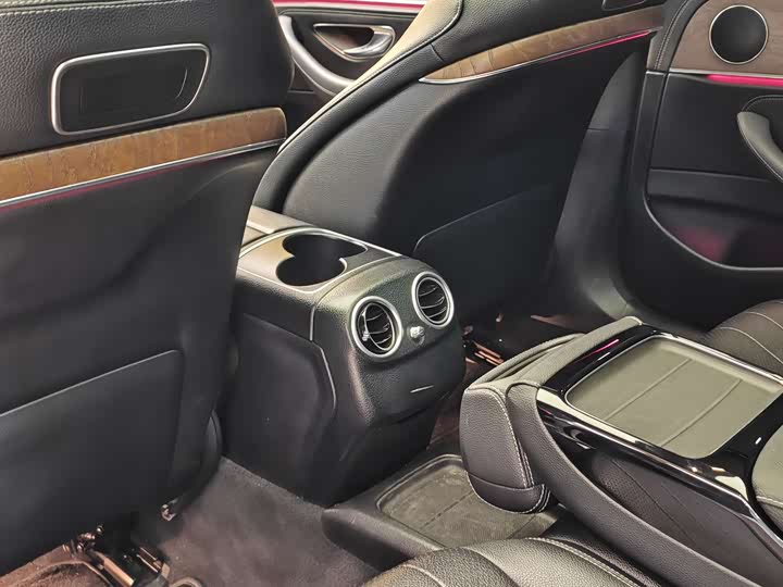 Mercedes-Benz E-Class 2016 E 300 L — фото 25