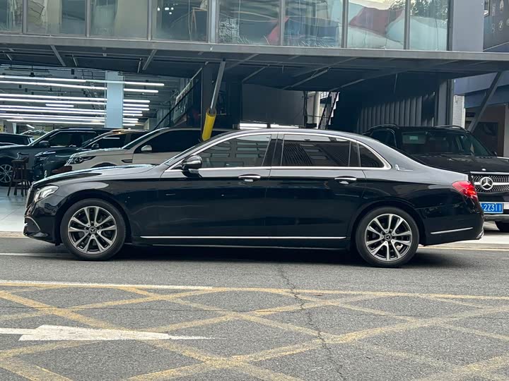 Mercedes-Benz E-Class 2018 E 200 L 4 MATIC — фото 4