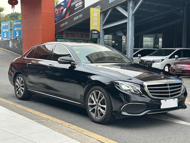 Mercedes-Benz E-Class 2018 E 200 L 4 MATIC — фото 3