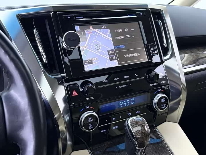 Toyota Vellfire — фото 8