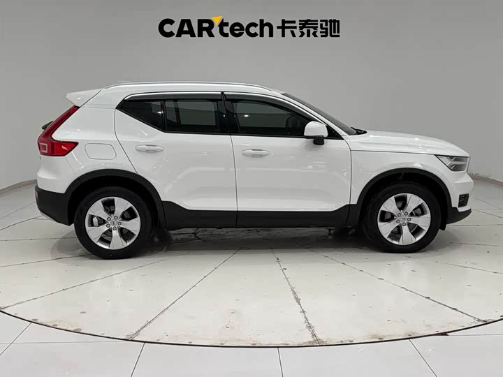 Volvo XC40 2022 T 4 WD — фото 12