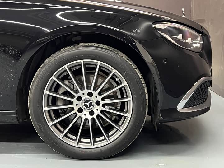 Mercedes-Benz E-Class 2022 E 260 L — фото 12