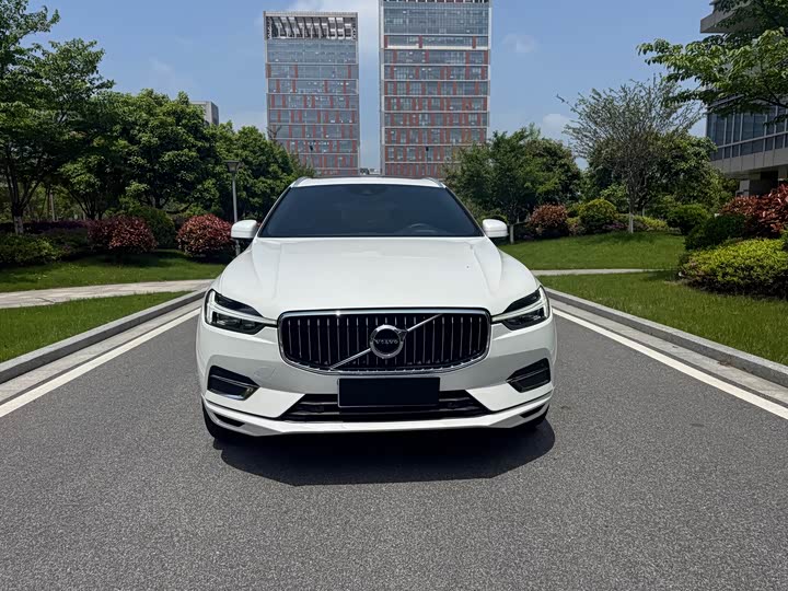 Volvo XC60 2021 T 5 4 WD — фото 2