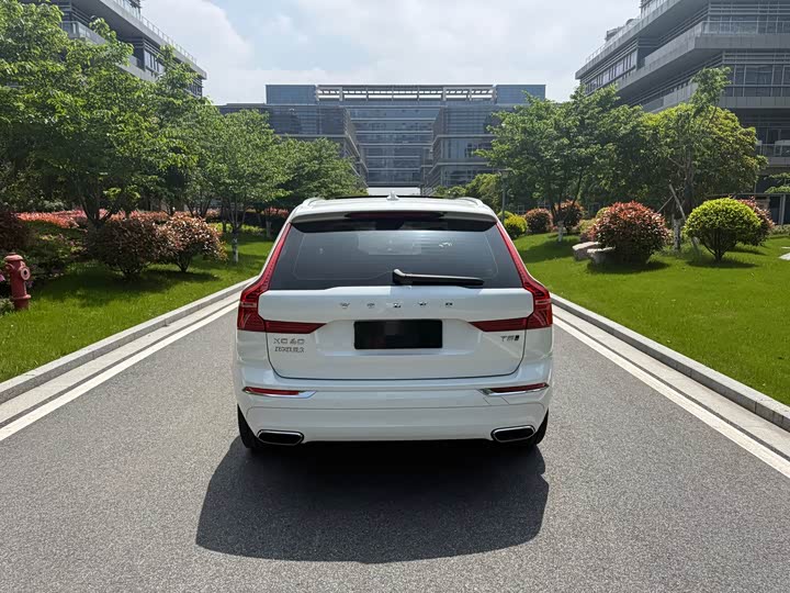 Volvo XC60 2021 T 5 4 WD — фото 6