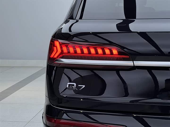 Audi Q7 2020 55 TFSI quattro — фото 11