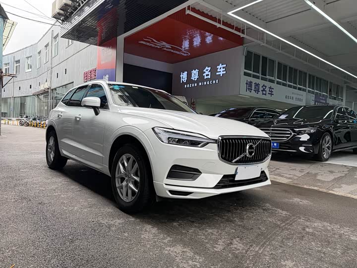 Volvo XC60 2019 T 5 4 WD V — фото 3