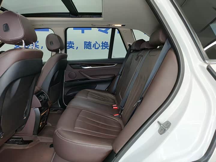 BMW X5 2015 x Drive 28i — фото 8