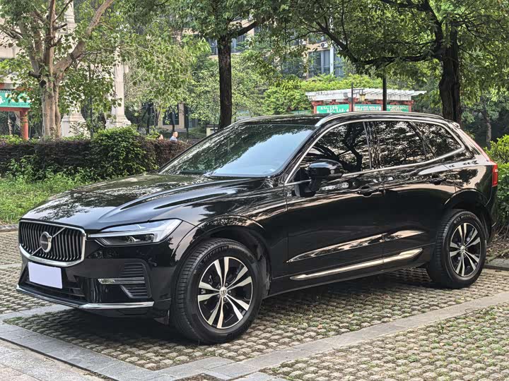 Volvo XC60 2022 B 5 4 WD — фото 1