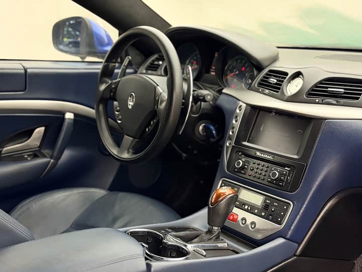 Maserati Gran 2013 4.7 L Sport Automatic — фото 12