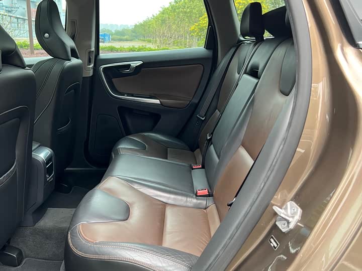Volvo XC60 2016 T 5 AWD — фото 2