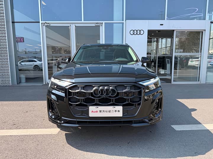 Audi Q7 2025 45 TFSI quattro S line — фото 2