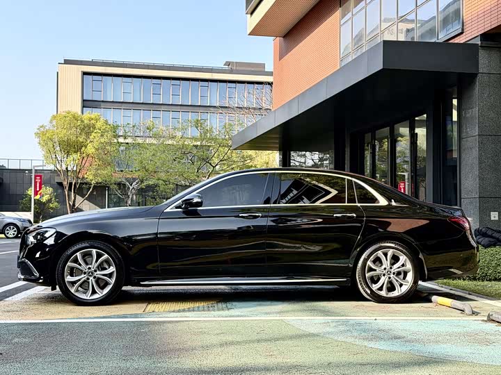Mercedes-Benz E-Class 2021 E 300 L Premium — фото 11