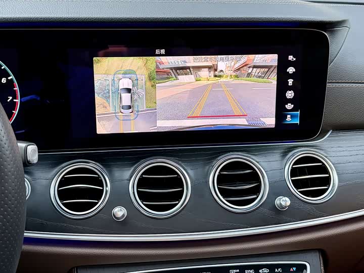 Mercedes-Benz E-Class 2021 E 300 L Premium — фото 16