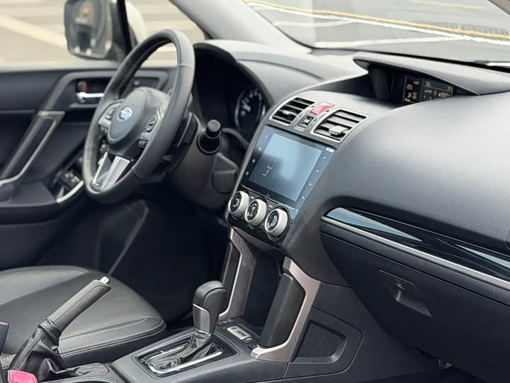 Subaru Forester — фото 14