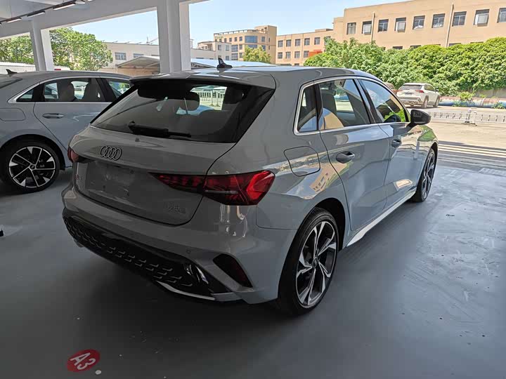 Audi A3 2025 Sportback 35 TFSI — фото 8